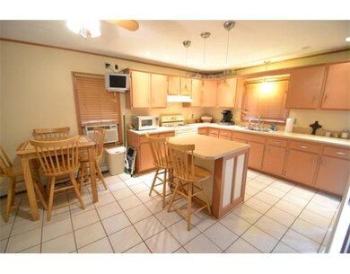 22 Hamlet St, Somerville, MA 02143 - photo 2