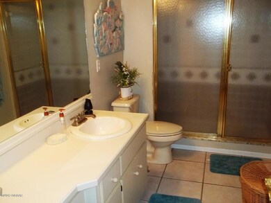 2294OceanShoreBlvd#202_Master Bath