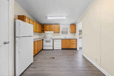 104 Hercules Ct, Oak Grove, KY 42262 - photo 4