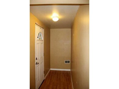 Entry/Foyer.