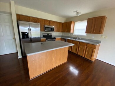 3168 Shadow Bend Dr, Columbus, IN 47201 - photo 4