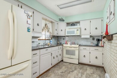 112 Alpine Dr, Kunkletown, PA 18058 - photo 4