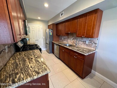 8 Franklin Ln unit B, Staten Island, NY 10306 - photo 3