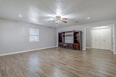 9706 Santa Monica Blvd, Houston, TX 77089 - photo 7