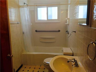 Full Bath.