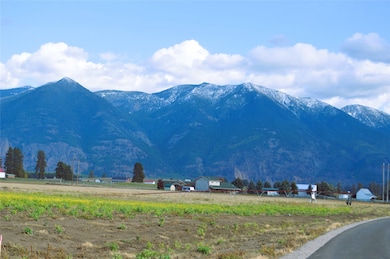 Expansive views of the Swan Range