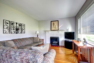 9113 Waltlee Rd, Louisville, KY 40291 - photo 7