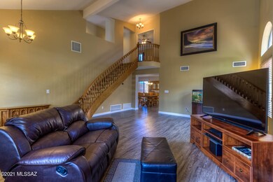 8 Living Room photo c