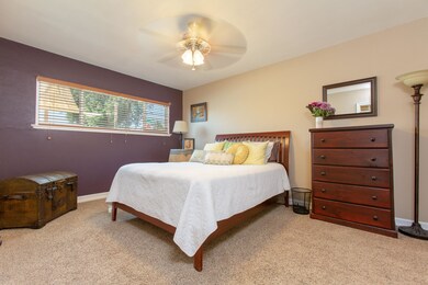 1374 Warwick Ave - HsHProd-1