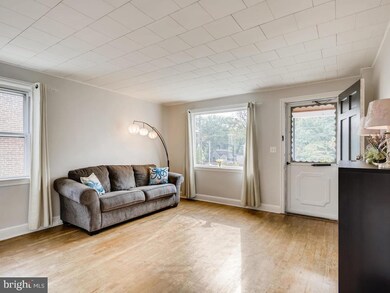 8438 Oakleigh Rd, Parkville, MD 21234 - photo 5