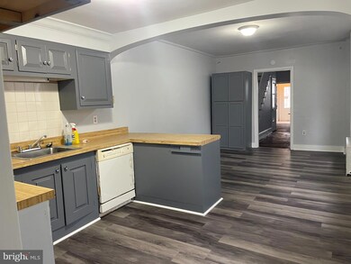 441 S 6th St, Reading, PA 19602 - photo 5