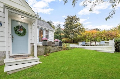 17 Ocean View Ave, Southampton, NY 11968 - photo 3