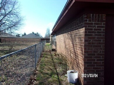 1036 Thatcher St, Denison, TX 75020 - photo 3