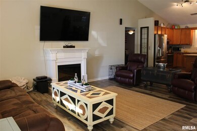 200 Pin Oak Ln, Harrisburg, IL 62946 - photo 7