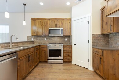 4853 SW Yew Place unit Lot 15, Redmond, OR 97756 - photo 5