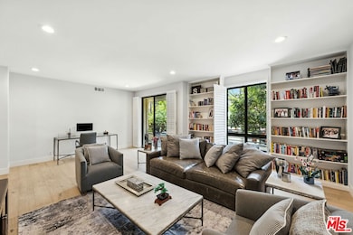 450 N Oakhurst Dr unit 101, Beverly Hills, CA 90210 - photo 3