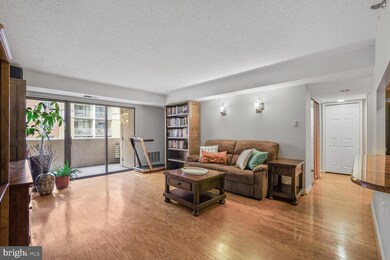 Woodbury Heights Condominium unit 810, Arlington, VA 22201 - photo 5