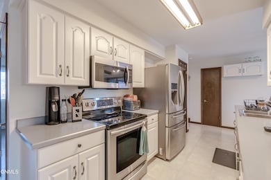 601 W Interstate Ave, Bismarck, ND 58503 - photo 2