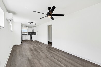 8701 Bertwood St unit 4, Houston, TX 77016 - photo 6