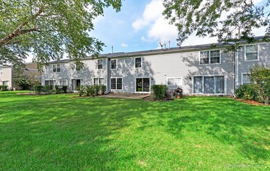 2037 Muirfield Cir unit 8, Elgin, IL 60123 - photo 6