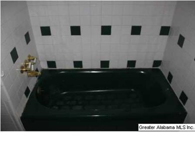 Tub/shower combp