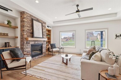 2340 Green Leaf Cir, Norwalk, IA 50211 - photo 6