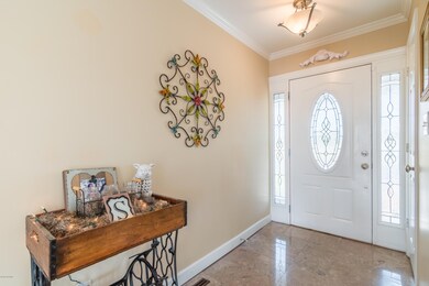 007 foyer