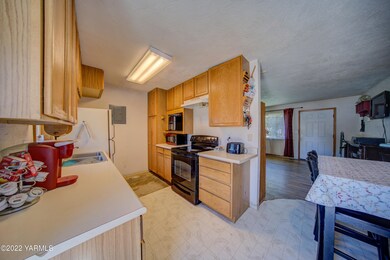 954 Oak Ave-14