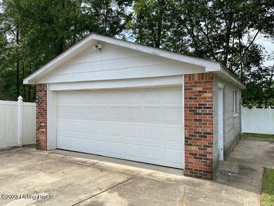 9226 Pagoda Dr, Louisville, KY 40229 - photo 3