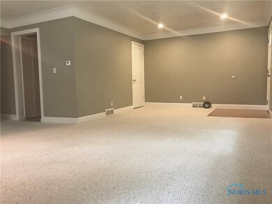 2305 Lambert Dr, Toledo, OH 43613 - photo 4