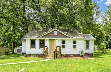 1706 Simpson St, Alexander City, AL 35010 - photo 3