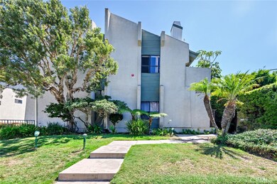 2106 Vanderbilt Ln unit D, Redondo Beach, CA 90278 - photo 2
