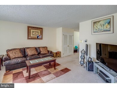 2813 Maxwell St, Philadelphia, PA 19136 - photo 3