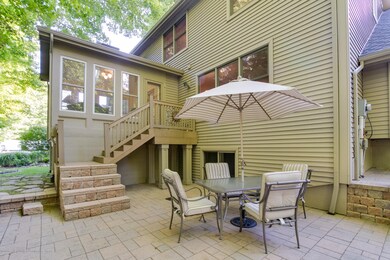 2712 Attenborough Cir, Lansing, MI 48917 - photo 3