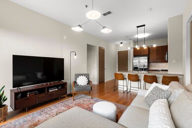 1 Northshore apt 335 9