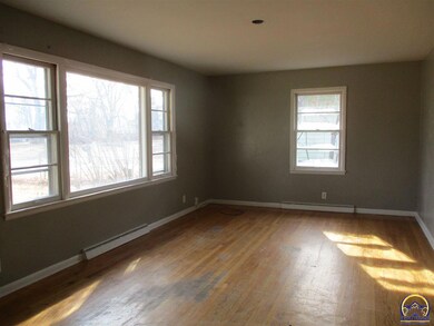 3621 SW Devon Ave, Topeka, KS 66611 - photo 2