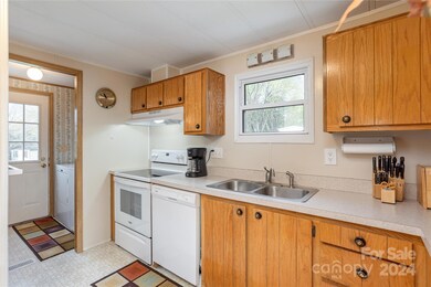 103 Cumberland Dr, Hendersonville, NC 28792 - photo 6