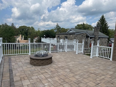 22 Elm Rd, Monroe, NY 10950 - photo 4