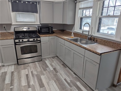 95 Fieldwood Dr, Rochester, NY 14609 - photo 7