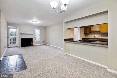 404 Waters Edge Dr unit 404, Newark, DE 19702 - photo 2