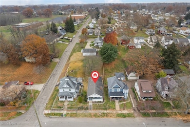 827 9th St SW, Massillon, OH 44647 - photo 2