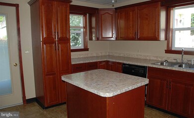 11 N 5th St, Newport, PA 17074 - photo 3