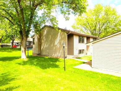 1348 Arden View Dr, New Brighton, MN 55112 - photo 3