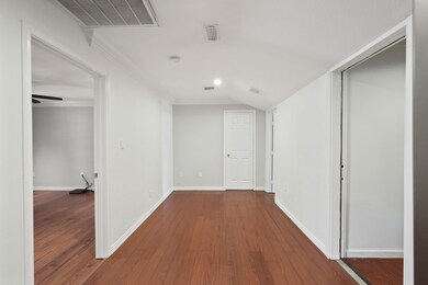 512 Melbourne St, Houston, TX 77022 - photo 6