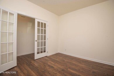 8674 Leeanna Brooke Ln, Knoxville, TN 37920 - photo 3