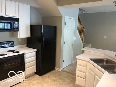 8382 Enclave Blvd, Fishers, IN 46038 - photo 4