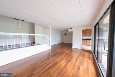 110 Roberts Ln unit 200, Alexandria, VA 22314 - photo 5