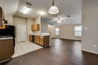 8342 Fuqua Gardens Dr, Houston, TX 77075 - photo 6