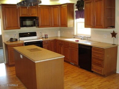 Kitchen 1