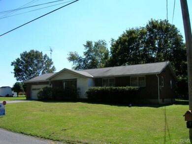 6048 Snyders Church Rd, Bath, PA 18014 - photo 3